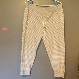 💙Tommy Hilfiger Women's White and Gray Striped Pajama Pants